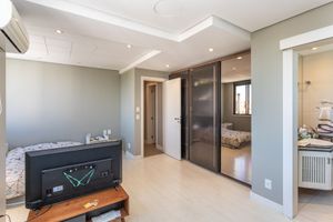 Image 19 - 854958