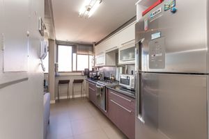 Image 8 - 854958
