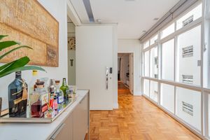Image 10 - 854986