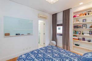 Image 19 - 854986