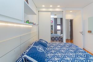 Image 18 - 854986