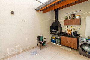 Image 8 - 854996