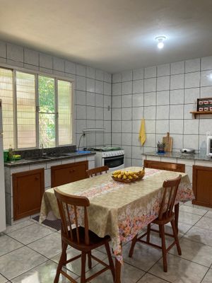 Image 27 - 855017
