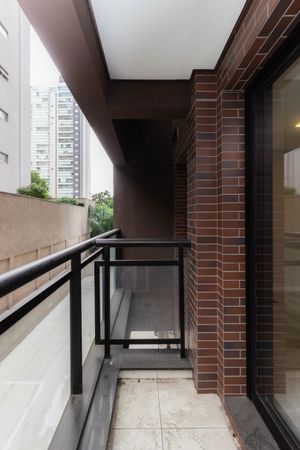 Image 3 - 855036