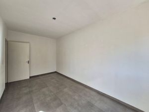 Image 8 - 855101