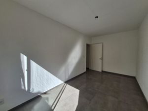 Image 9 - 855101