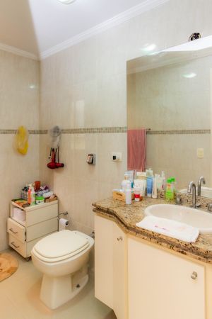 Image 19 - 855175