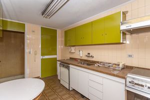 Image 33 - 855243