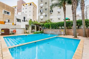 Image 8 - 855270