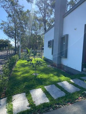 Image 10 - 855274