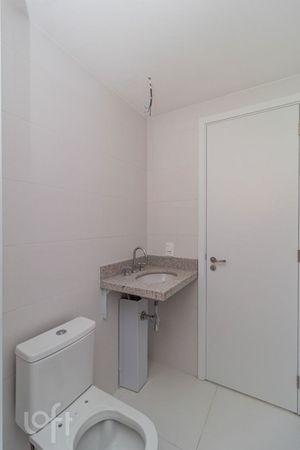 Image 22 - 855280