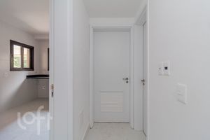Image 38 - 855280