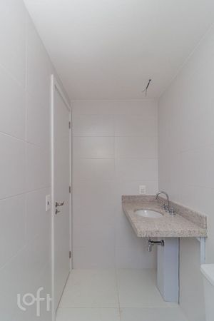 Image 13 - 855280