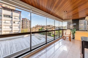 Image 4 - 855281
