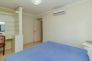 Image 15 - 855281