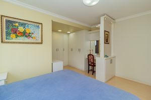 Image 16 - 855281