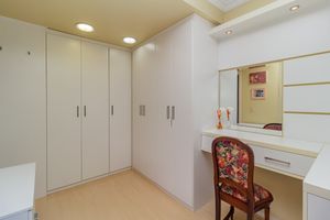 Image 17 - 855281