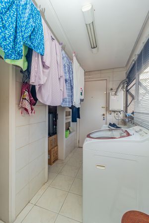 Image 35 - 855281