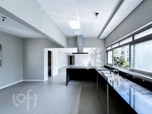 Image 8 - 855290