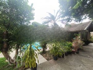 Image 9 - 855323