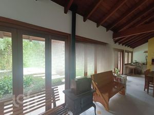 Image 11 - 855323