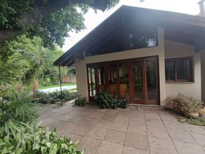 Image 13 - 855323