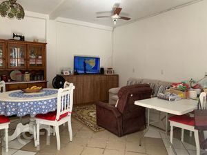 Image 10 - 855345