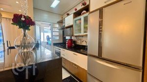 Image 8 - 855353