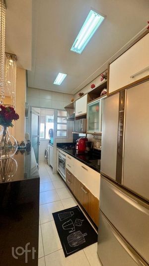 Image 11 - 855353