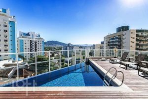 Image 6 - 855368