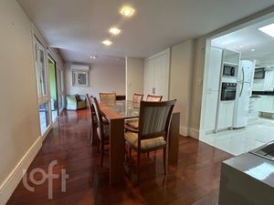 Image 9 - 855385