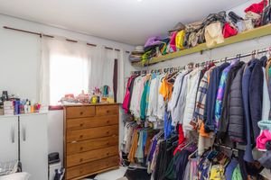 Image 10 - 855386