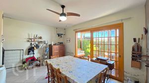 Image 18 - 855400