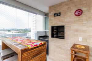 Image 8 - 855404
