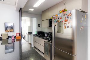 Image 31 - 855404