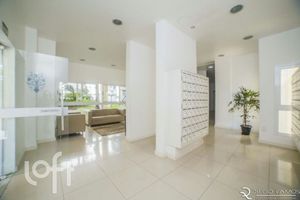 Image 21 - 855409