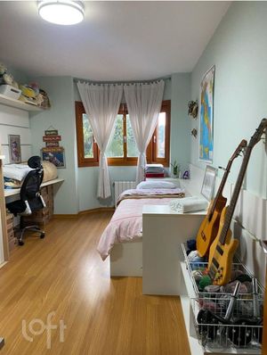 Image 16 - 855412
