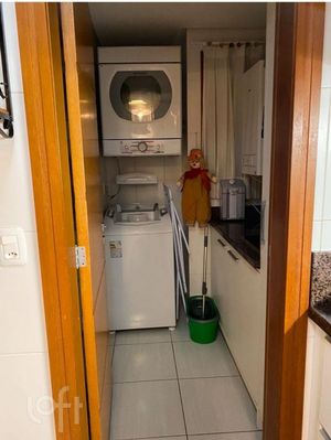 Image 27 - 855412