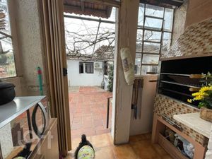 Image 15 - 855418