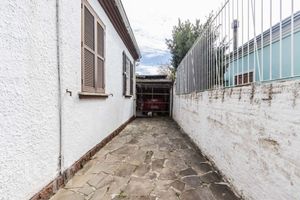 Image 18 - 855418