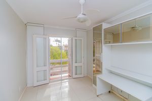 Image 19 - 855432