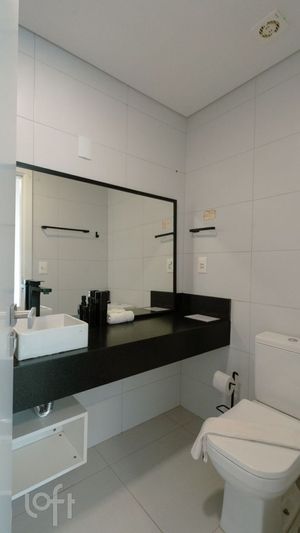 Image 4 - 855461
