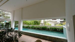 Image 11 - 855461
