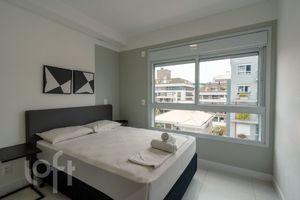Image 8 - 855461