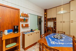 Image 30 - 855483