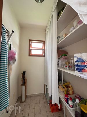 Image 12 - 855486