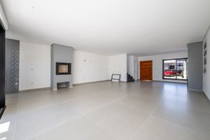 Image 4 - 855535