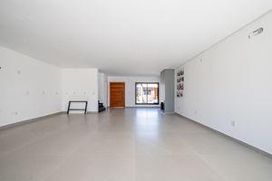 Image 5 - 855535