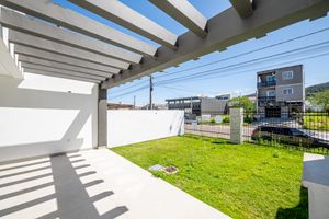 Image 21 - 855535