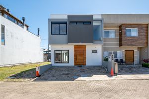 Image 27 - 855535